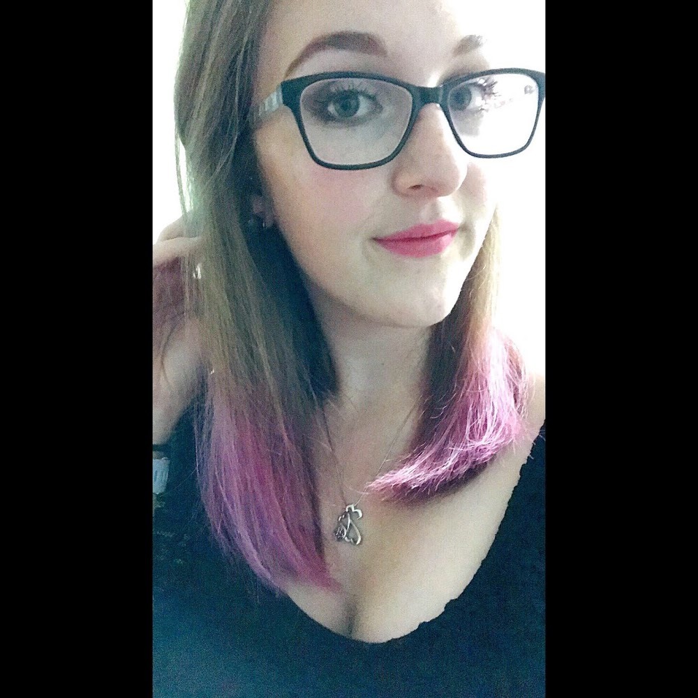 Meet your Posher, Alexis